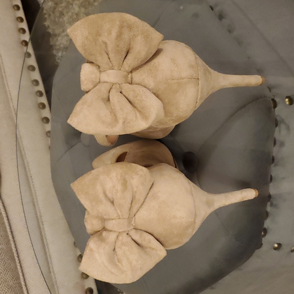 Faux Suede Bow Heels - Picture 5 of 6